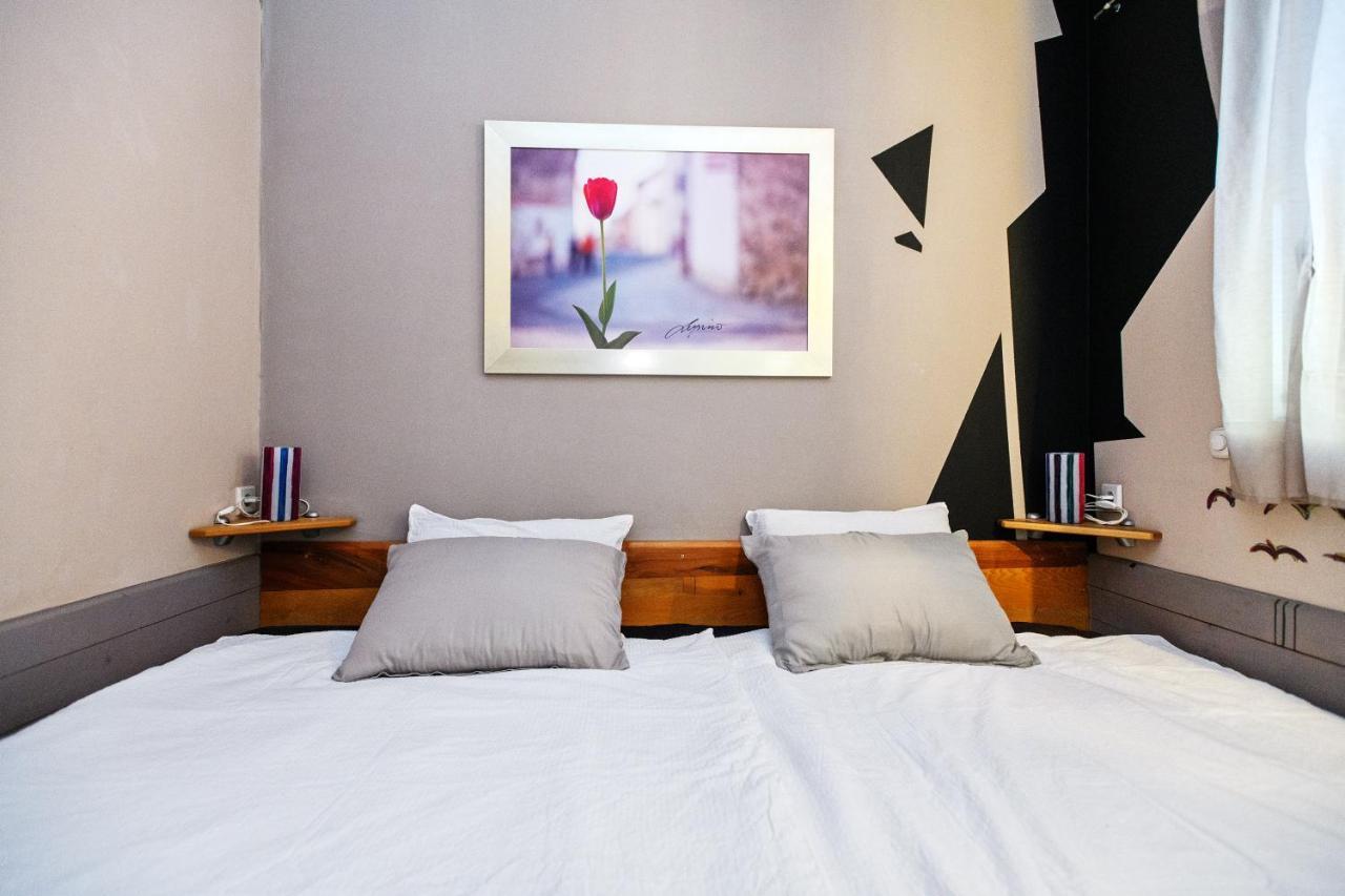 Lupino'S Gallery Apartment - Old Town Zadar Bagian luar foto