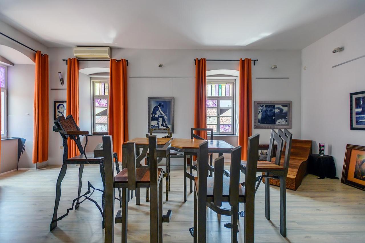 Lupino'S Gallery Apartment - Old Town Zadar Bagian luar foto