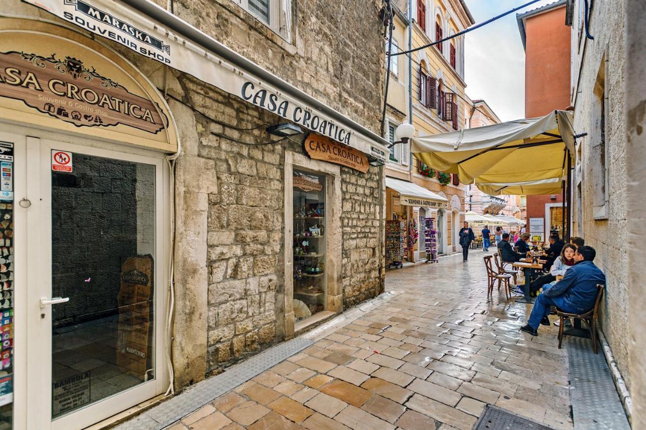 Lupino'S Gallery Apartment - Old Town Zadar Bagian luar foto