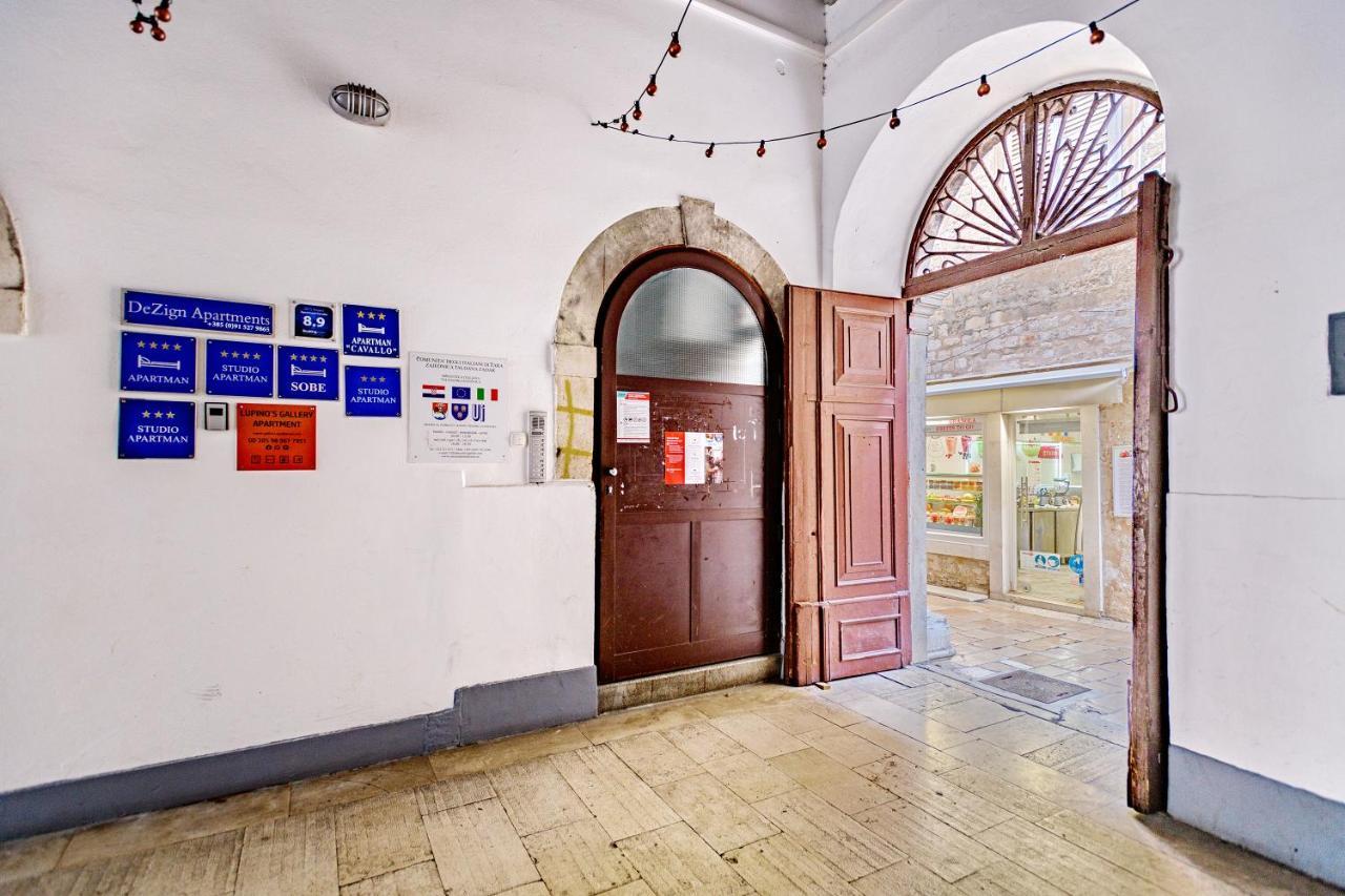 Lupino'S Gallery Apartment - Old Town Zadar Bagian luar foto